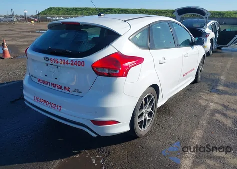 2016 Ford Focus Se z USA, uszkodzony, nr VIN 1FADP3K27GL254736